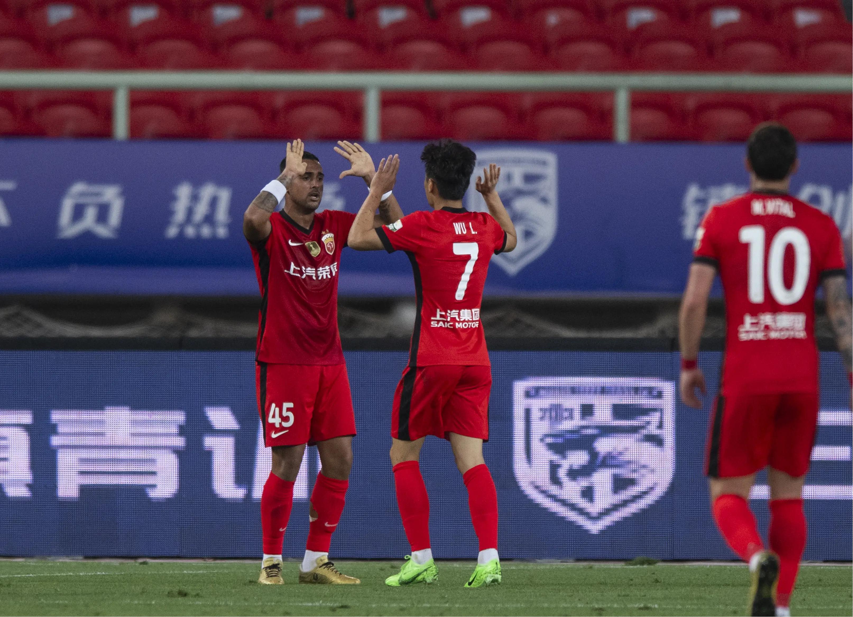 关于社区盾赛程吃紧，北京国安赛前豪取连胜，话题不断，临场指挥获称赞的信息