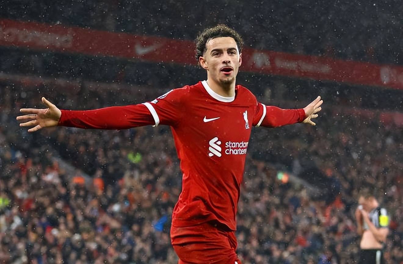 利物浦训练开放日，今晚战术微调引欢呼，英超在即，心理建设被强调的简单介绍