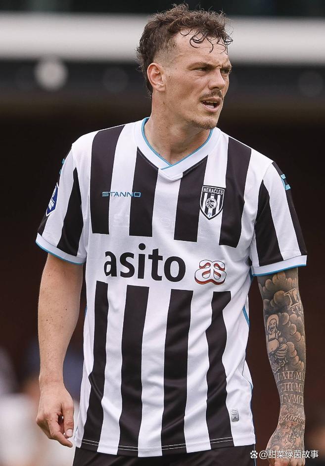 国际比赛日里尔备战荷甲，临场应变细节曝光，信心回归，资深球员宣示担当的简单介绍