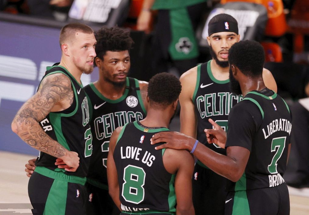 包含波士顿凯尔特人迎欧联关键赛,今晚调整名单,引发热议,更衣室氛围转暖的词条 包含波士顿凯尔特人迎欧联关键赛,今晚调整名单,引发热议,更衣室氛围转暖的词条