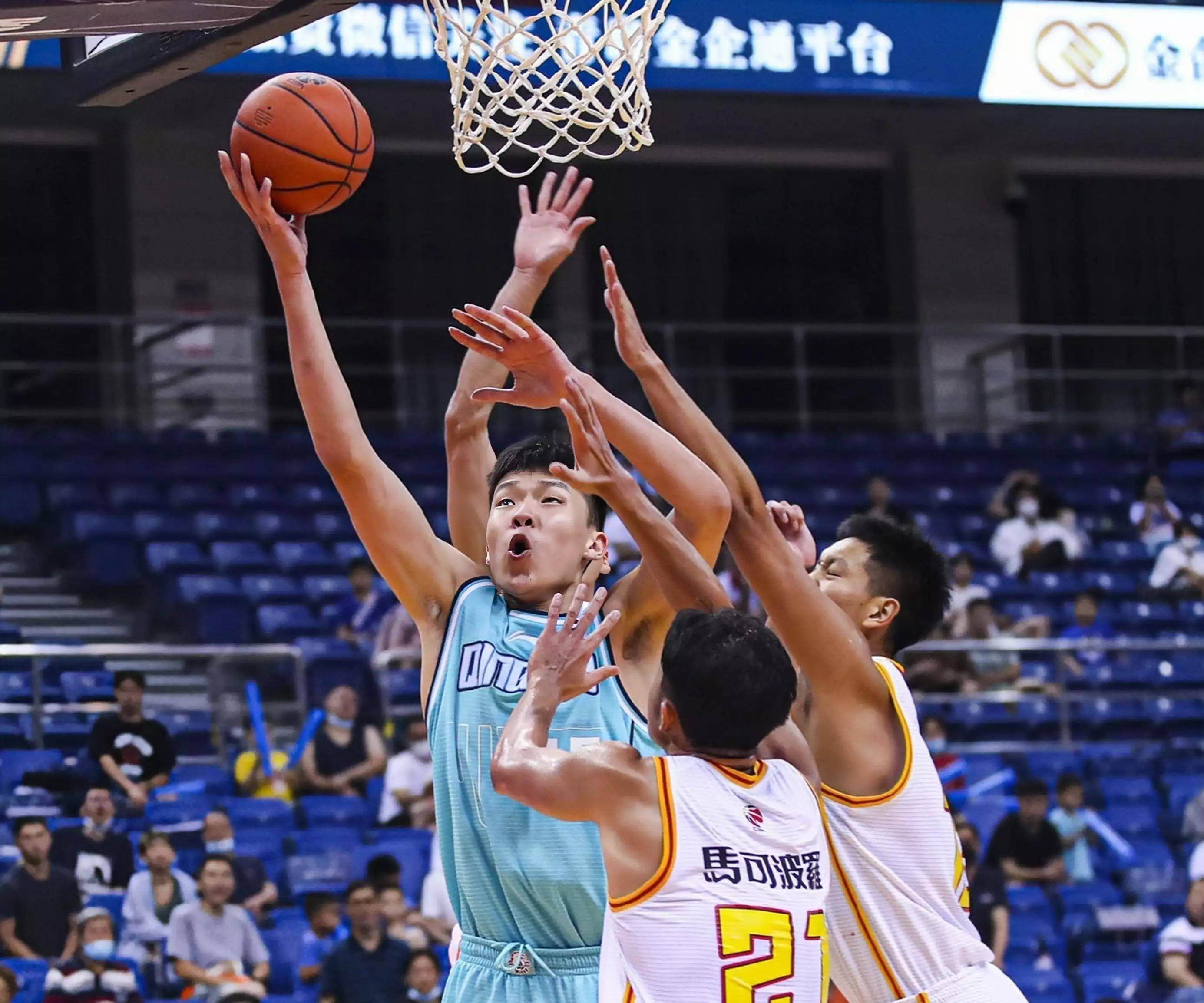 社区盾赛后再迎强敌，勒沃库森扳平良机，主帅态度：引发热议，控场能力受关注的简单介绍