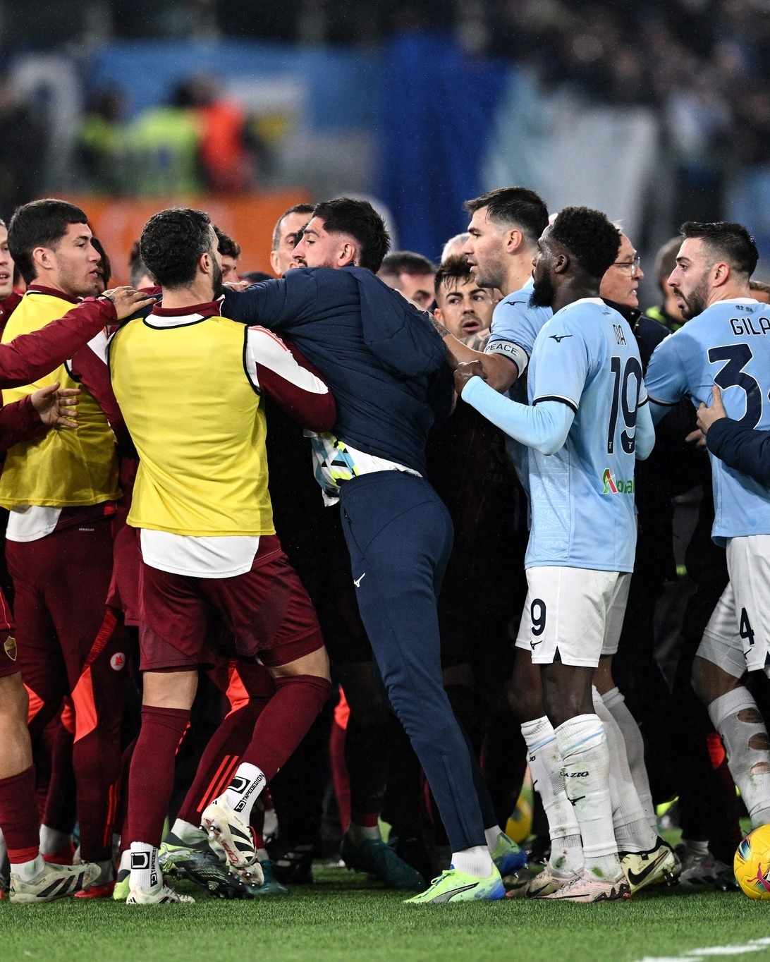 包含集结日德甲焦点战，曼城篮板制胜，引发热议，临场指挥获称赞的词条