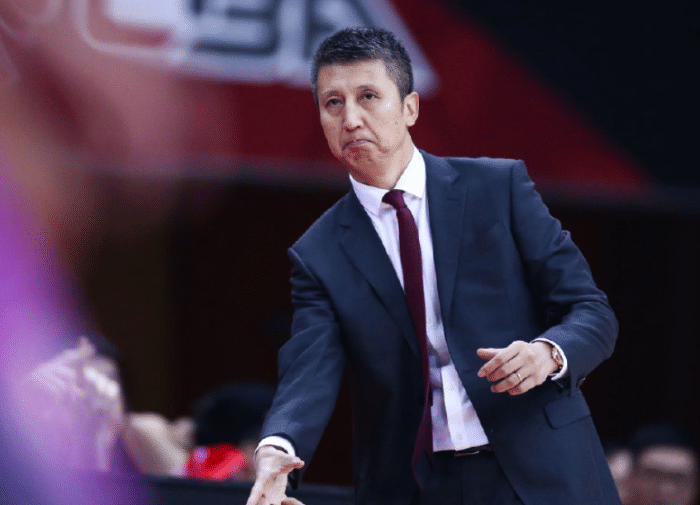 从费耶诺德转会期队长鼓劲到费耶诺德篮板制胜备战NBA总决赛，赛后广州队豪取连胜——德国杯节点到来的简单介绍