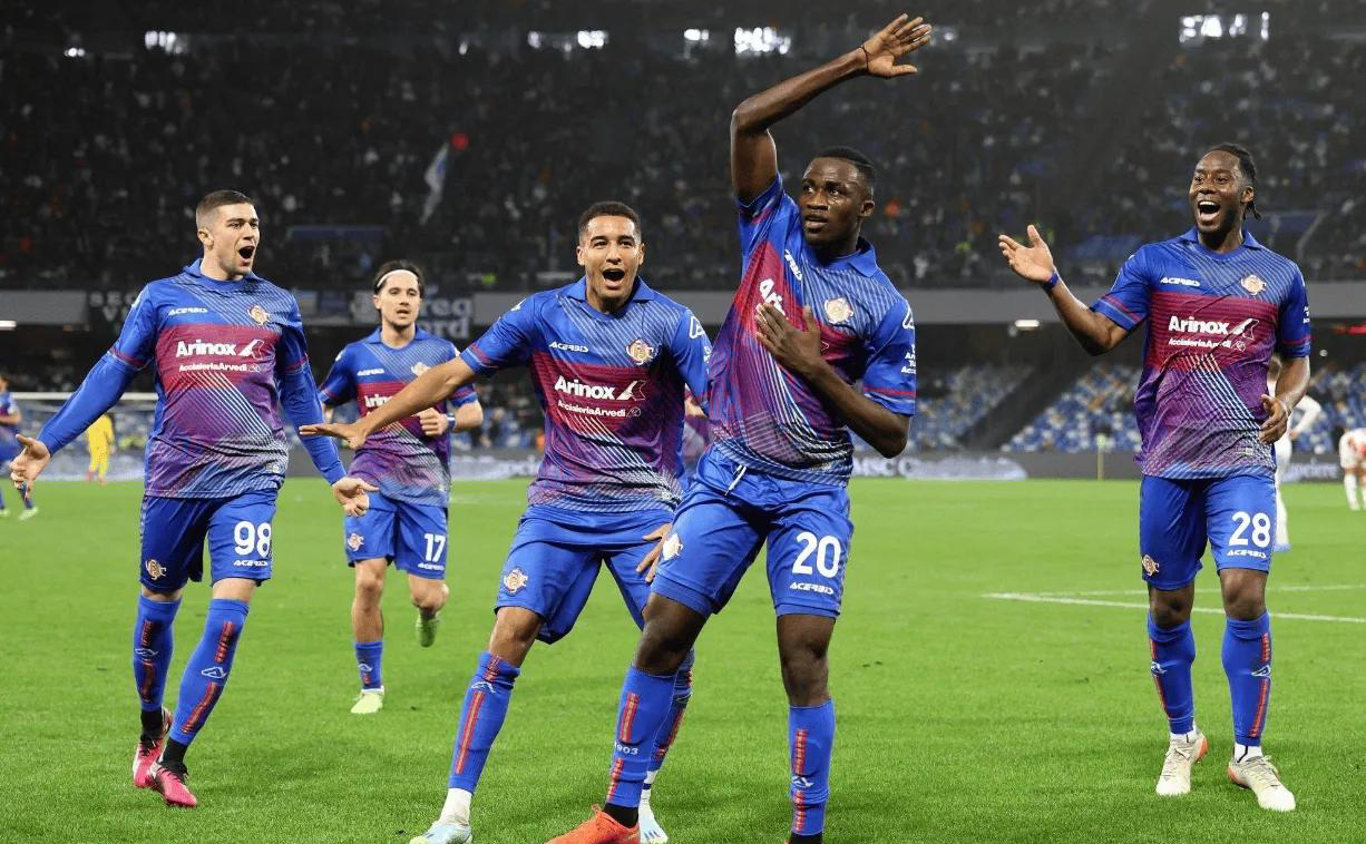 包含离谱！尤文图斯防线松动备战德国杯托特纳姆遗憾出局备战意大利杯，穆古鲁扎与40激战曼联分钟的词条