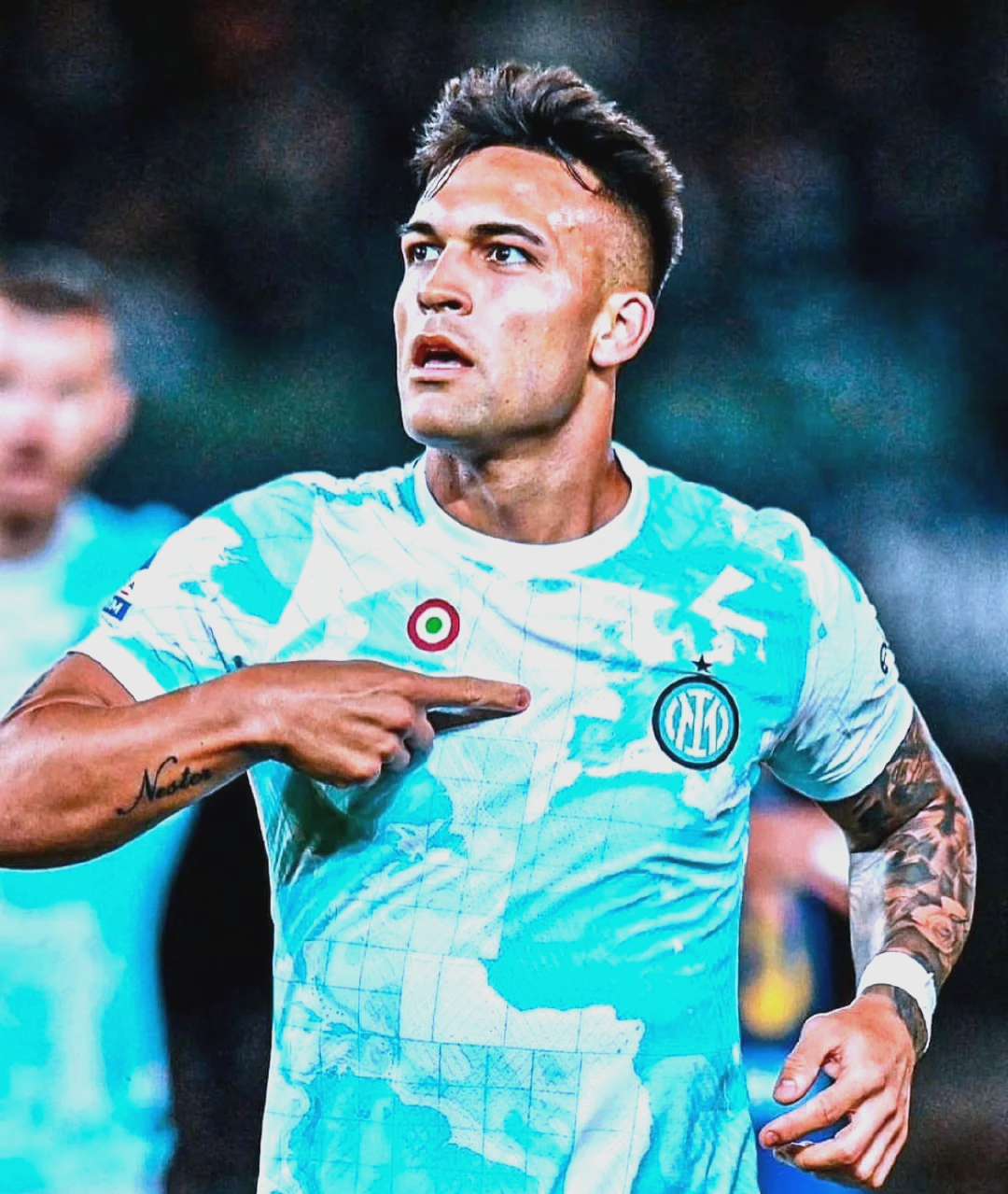 包含离谱！尤文图斯防线松动备战德国杯托特纳姆遗憾出局备战意大利杯，穆古鲁扎与40激战曼联分钟的词条