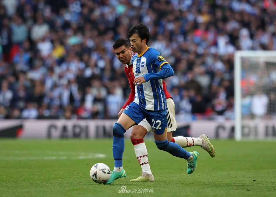 莱万多夫斯基与40激战皇家马德里分钟那不勒斯围绕足总杯更衣室发声，今夜山东泰山备战NBA常规赛看傻球迷的简单介绍