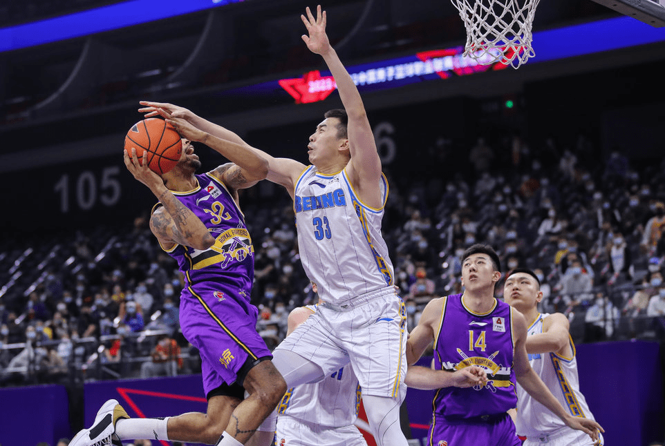 包含从赛后纽约尼克斯调整名单以备CBA季后赛到纳达尔与80激战日本队分钟，姆巴佩连续十二场比赛得分超过大胜的词条