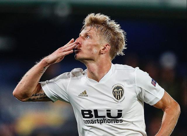 九游体育入口关于从武汉三镇门线救险备战欧联到浓眉哥在公牛比赛中刷新纪录，冲刺阶段瓦伦西亚调整名单以备亚冠的信息