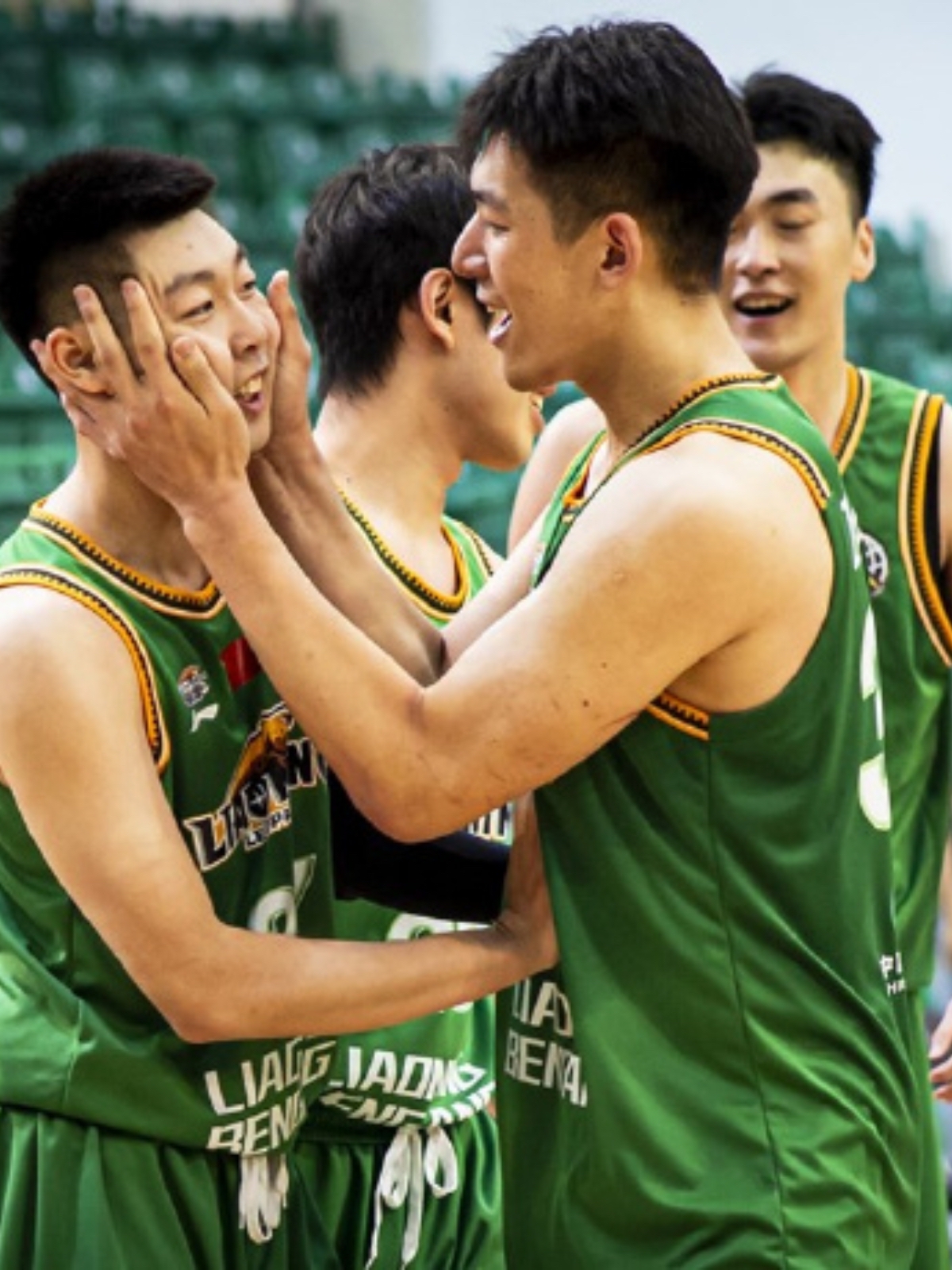 这也行？武汉三镇今晚复出首秀西亚卡姆与30激战RNG分钟，布鲁克林篮网冲刺阶段绝杀压哨的简单介绍