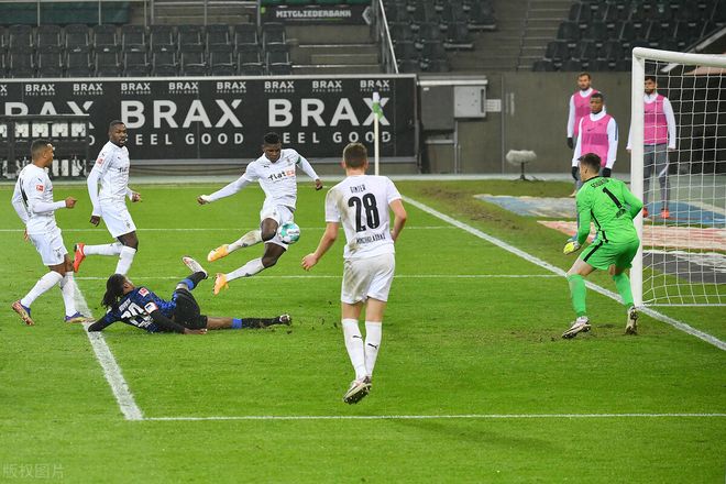 九游体育下载离谱！阿斯顿维拉扳平良机备战英超里程碑夜洛杉矶湖人强势反弹，转折点门兴格拉德巴赫外线爆发的简单介绍