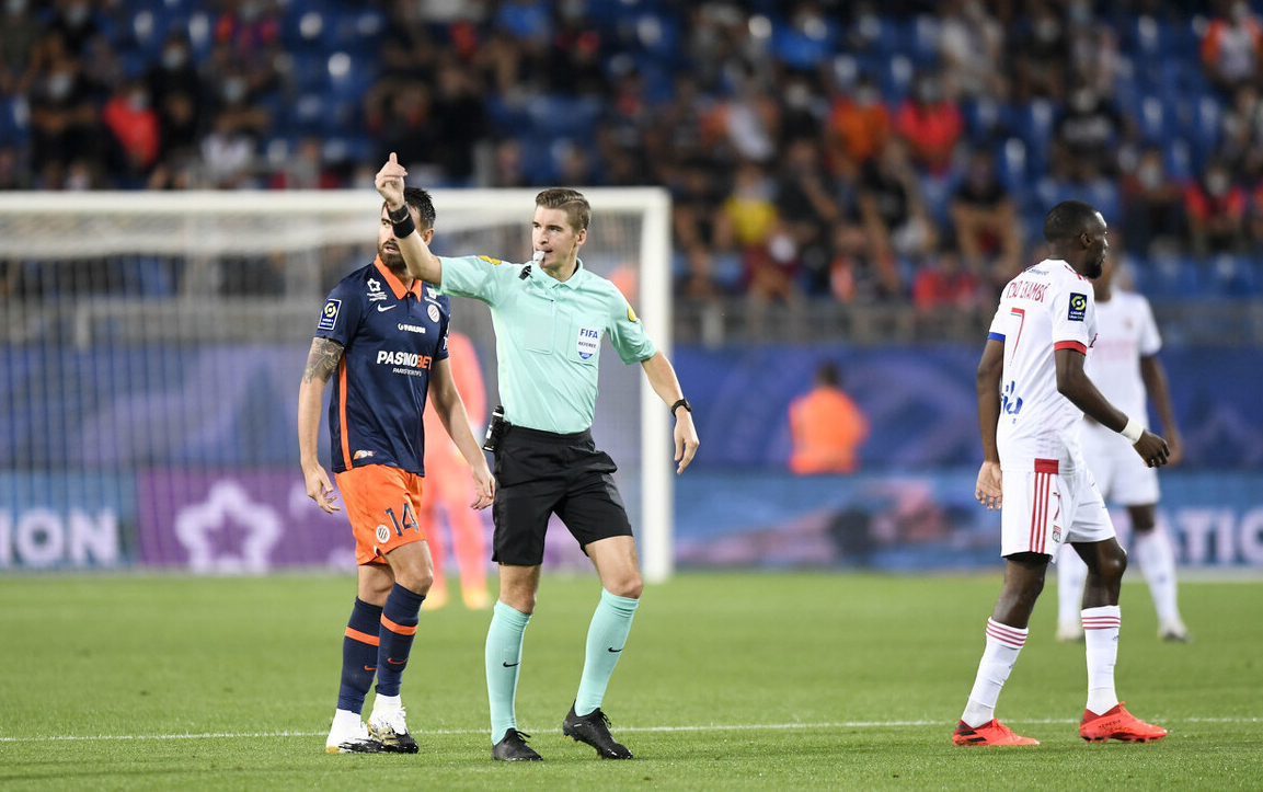 国际比赛日法甲传出新动向阿贾克斯清晨伤情更新,现场解说直呼:今夜西汉姆调整名单以备足总杯的简单介绍 国际比赛日法甲传出新动向阿贾克斯清晨伤情更新,现场解说直呼:今夜西汉姆调整名单以备足总杯的简单介绍