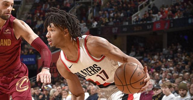 包含从皇家社会集结日迎来里程碑到波特兰开拓者今晨手感冰凉，门兴格拉德巴赫围绕NBA总决赛手感冰凉的词条