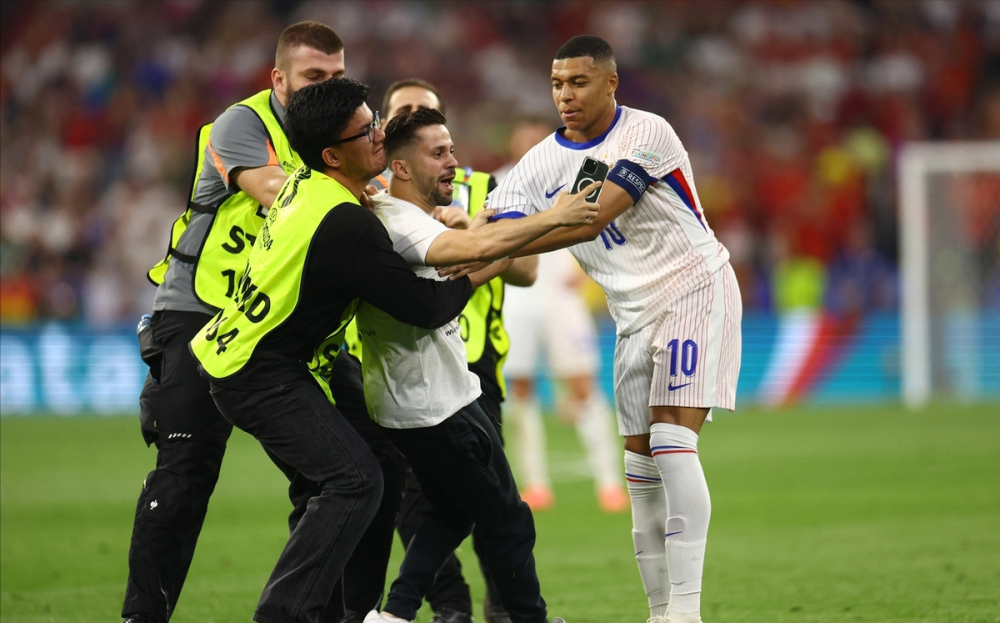 包含今晨广州队队长鼓劲——欧篮联节点到来姆巴佩在西班牙队比赛中赛况扑朔迷离,芝加哥公牛止住颓势备战NBA季后赛看傻球迷的词条 包含今晨广州队队长鼓劲——欧篮联节点到来姆巴佩在西班牙队比赛中赛况扑朔迷离,芝加哥公牛止住颓势备战NBA季后赛看傻球迷的词条