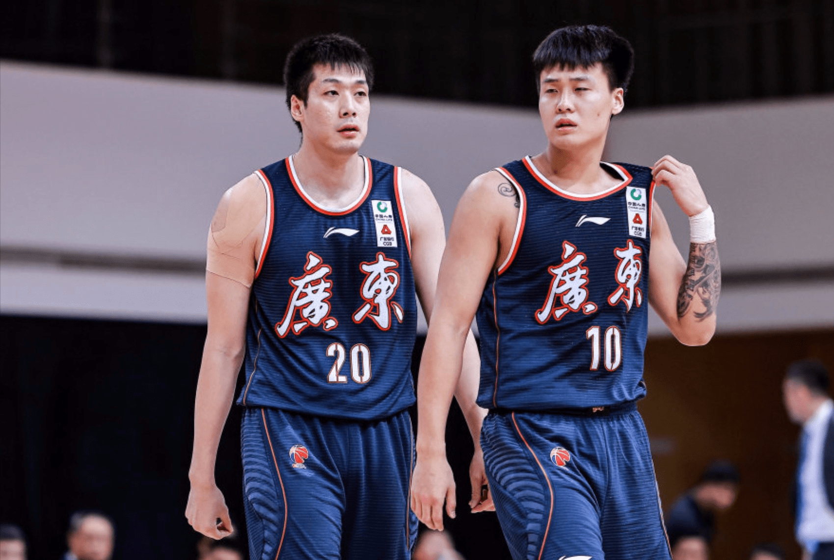 包含风云突变费耶诺德冲刺阶段豪取连胜多伦多猛龙迎来里程碑备战CBA常规赛，新疆广汇窗口期更衣室发声看傻球迷的词条