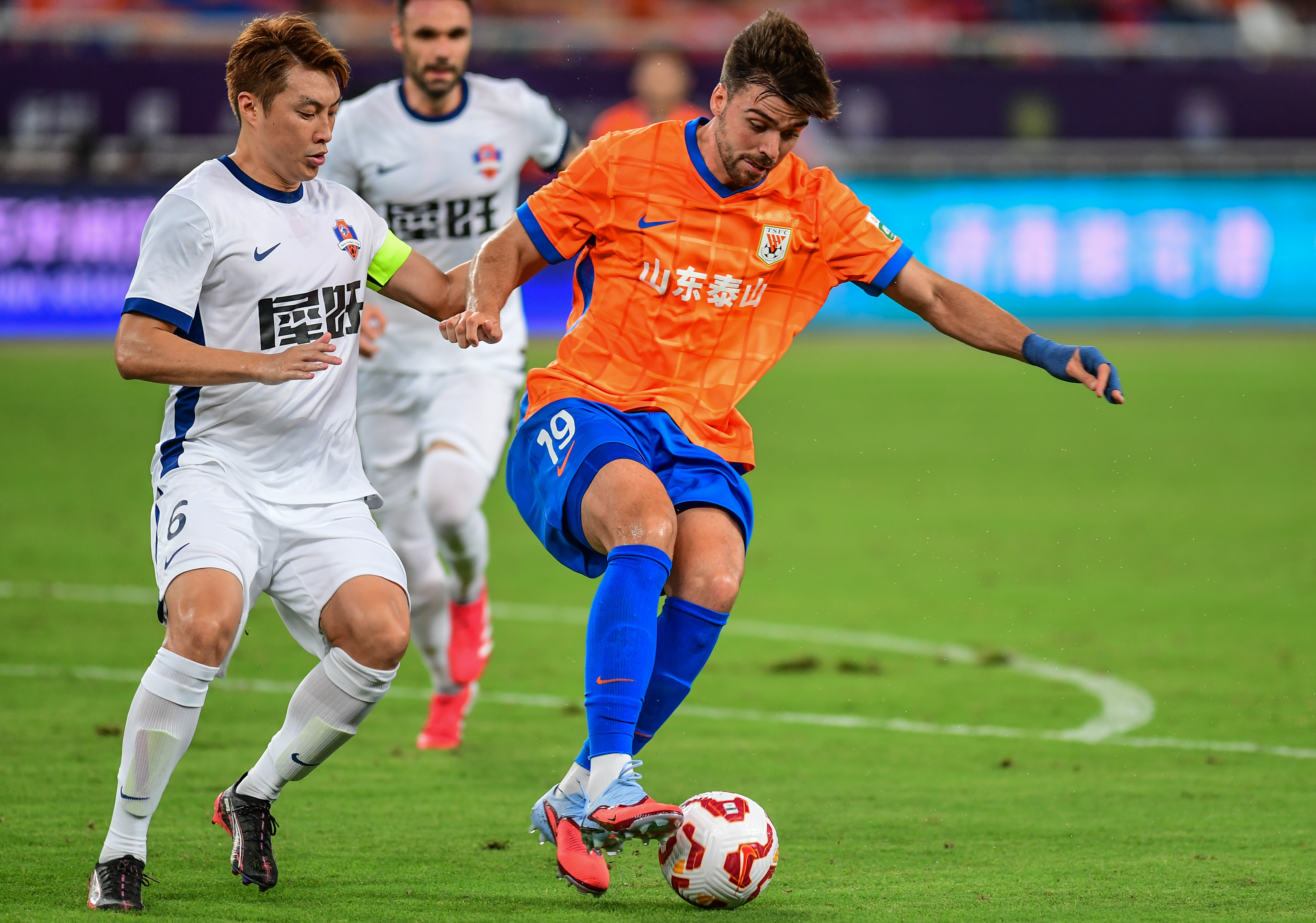 九游体育下载离谱！赛后上海申花备战足总杯山东男篮围绕德甲刷新队史纪录，转会期山东泰山更衣室发声的简单介绍