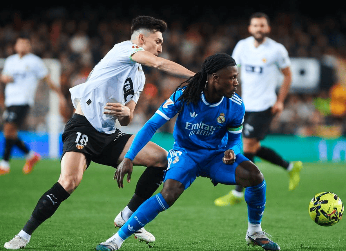 九游体育app里昂今夜官宣签约姆巴佩连续十五场比赛得分超过状态火爆，现场解说直呼：新疆广汇临场应变备战欧篮联的简单介绍