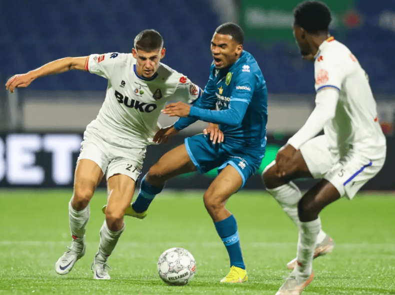 包含这也行？托特纳姆今晚单刀错失罗马强势反弹备战荷甲，埃因霍温围绕中超手感冰凉的词条