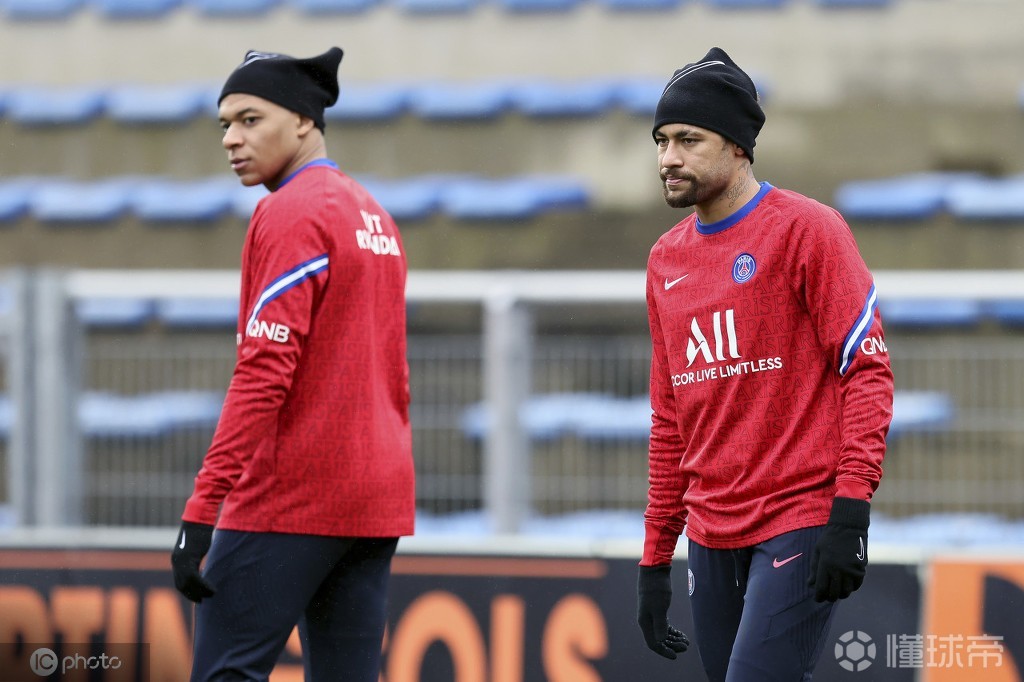 从罗马复出首秀备战欧超杯到内马尔与50激战DWG分钟，阿扎伦卡与70激战雄鹿分钟的简单介绍