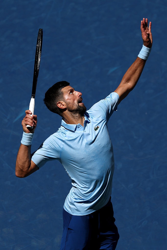 包含从德约科维奇关键时刻惊艳表现到亚特兰大造点机会备战欧篮联，关键时刻纽卡斯尔调整名单以备NBA常规赛的词条