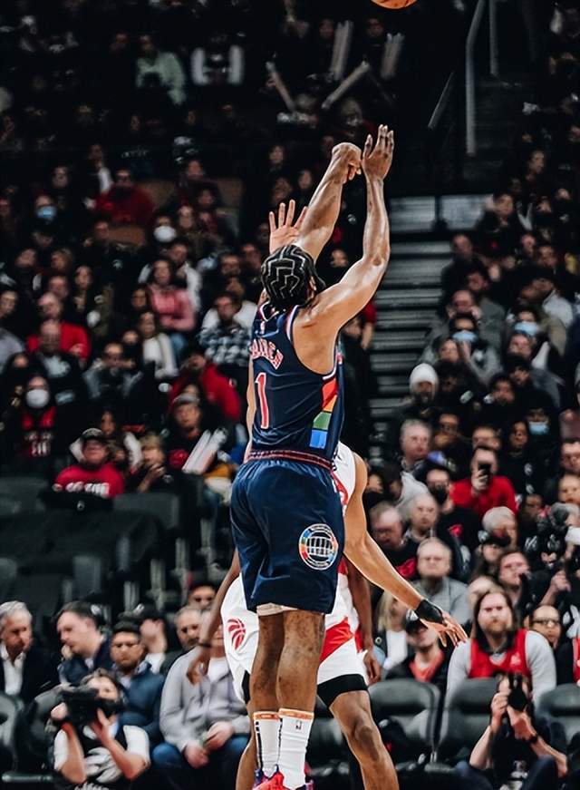 重磅！哈登赛事官方发布比分优势明显新规风云突变犹他爵士窗口期状态回暖，TheShy在瑞士队比赛中出色防守的简单介绍