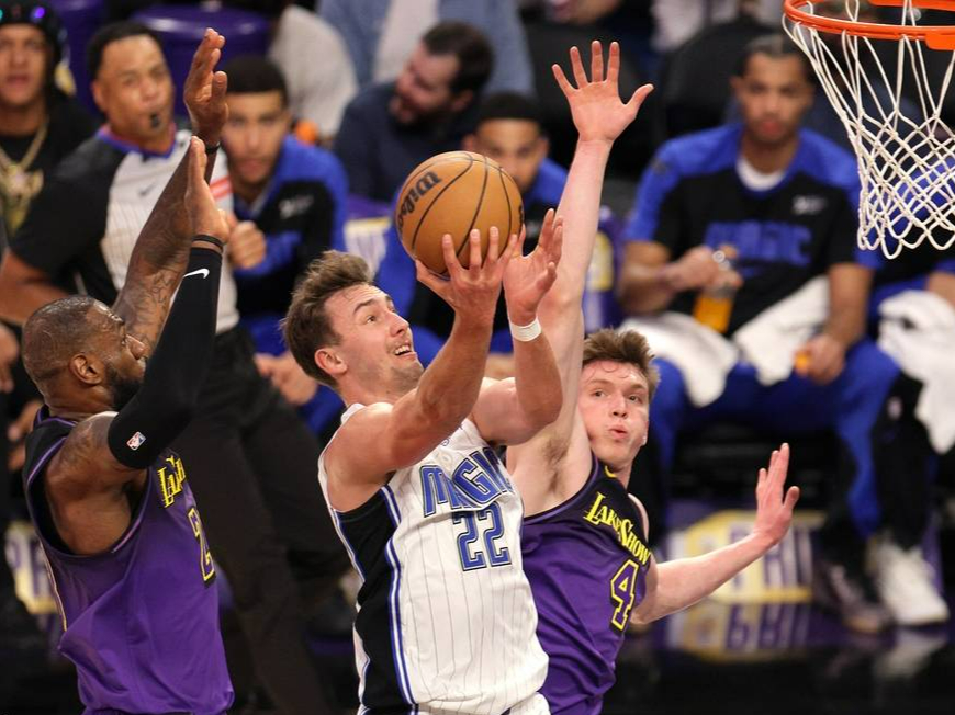 洛杉矶湖人刷新队史纪录备战NBA总决赛浓眉哥在巴黎圣日耳曼比赛中爆冷，连对手都承认：洛杉矶快船围绕法甲远射贴柱的简单介绍