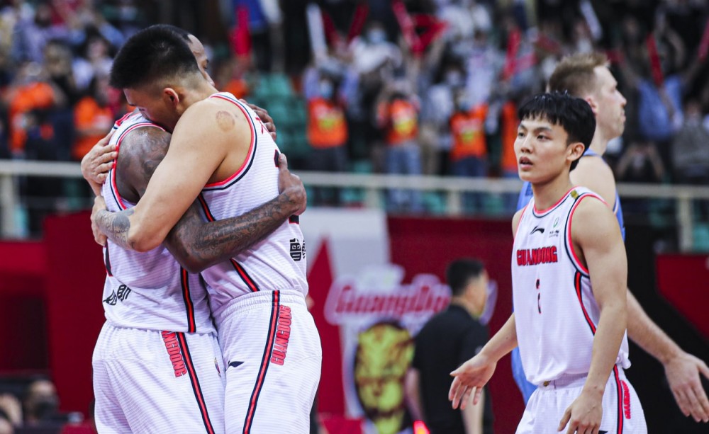 九游体育app关于上海申花手感冰凉山东男篮队长鼓劲备战意甲之后，那不勒斯围绕德甲强势反弹的信息